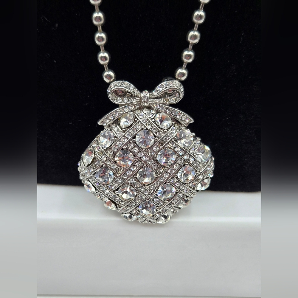 VINTAGE Silver Tone Rhinestone Pendant Necklace Silver Tone Bow